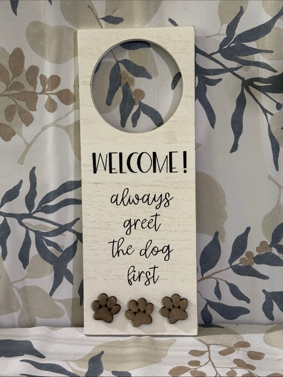 Hobby Lobby Other - NWT Hobby Lobby White Wooden Door Hanger with Paw Accents